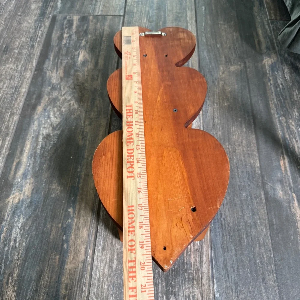 Vintage Heart‎ Wood Wall Trinket Shelf 20